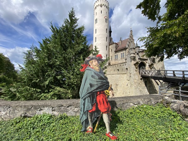 Wilhelm Hauff Figuren am Schloss Lichtenstein